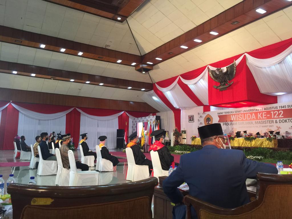 Wisuda Universitas 17 Agustus 1945 Surabaya Ke-122