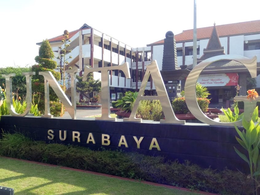 Universitas 17 Agustus 1945 Surabaya memberikan bantuan kepada mahasiswa saat COVID 19